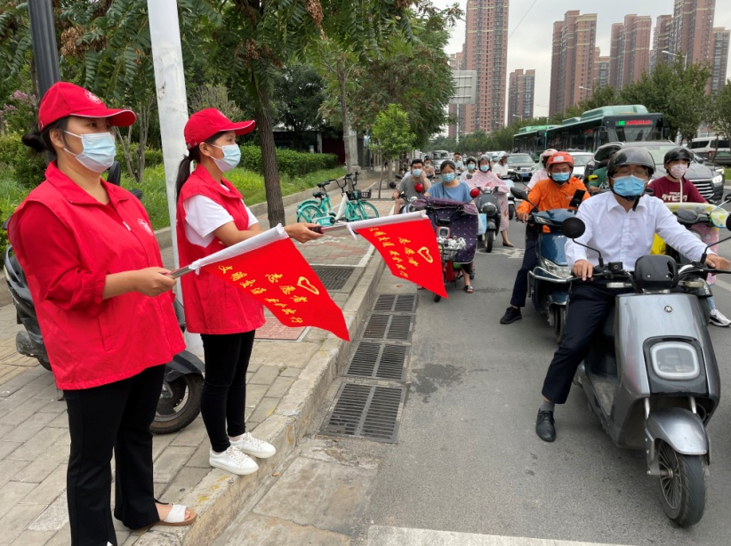 2022年8月16日-弘扬志愿精神，践行文明交通，从你我做起-拍摄者：杨振利.png